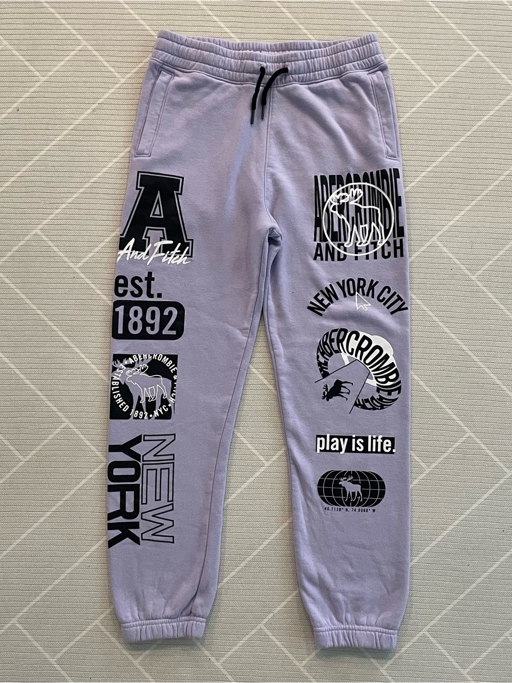 Abercrombie Kids Lavender Graphic Jogger Sweatpants Girl’s Size 13/14